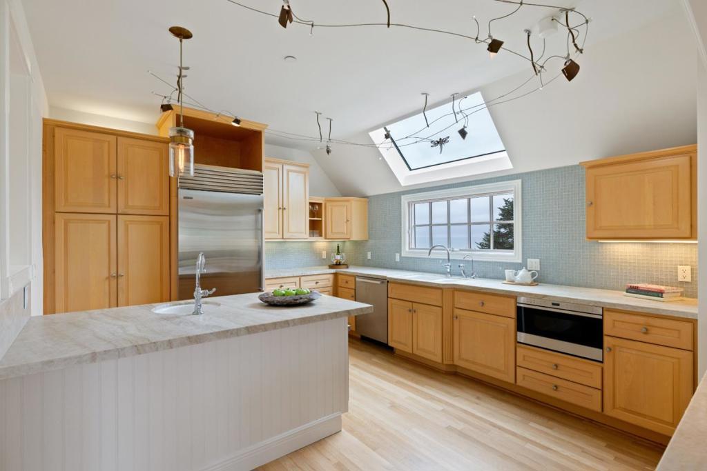 2 Alameda Avenue Property Photo 25