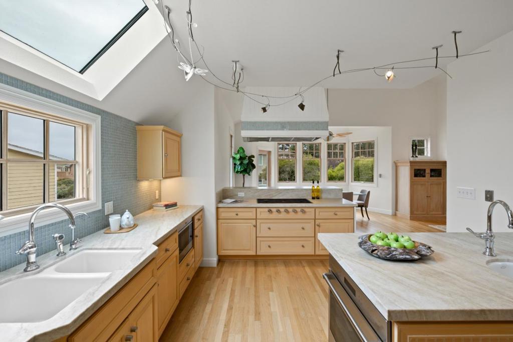 2 Alameda Avenue Property Photo 28