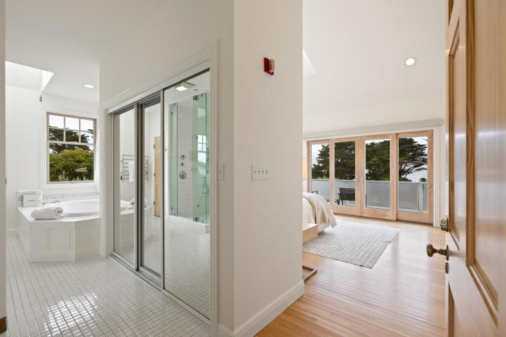 2 Alameda Avenue Property Photo 34
