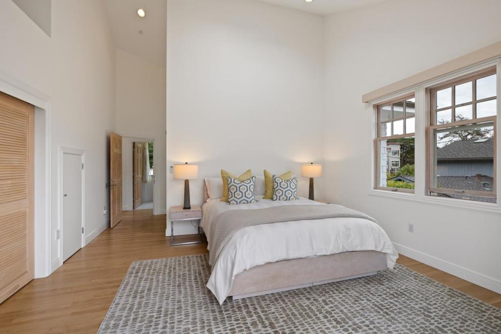 2 Alameda Avenue Property Photo 36