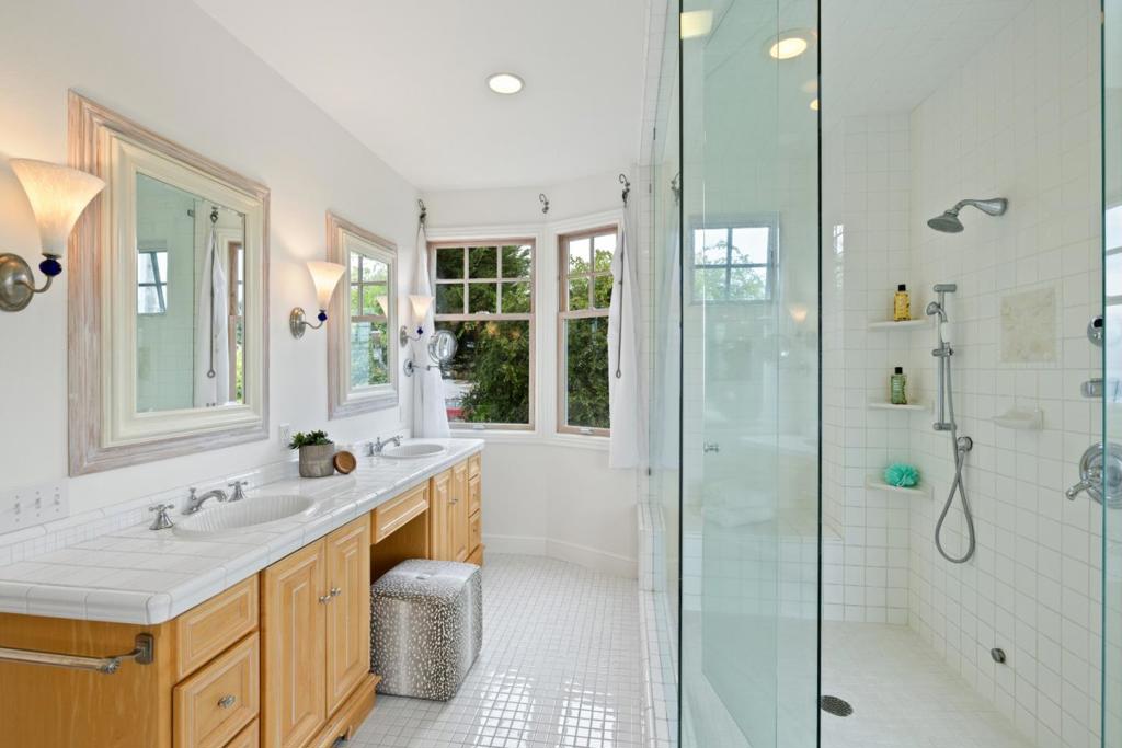 2 Alameda Avenue Property Photo 39