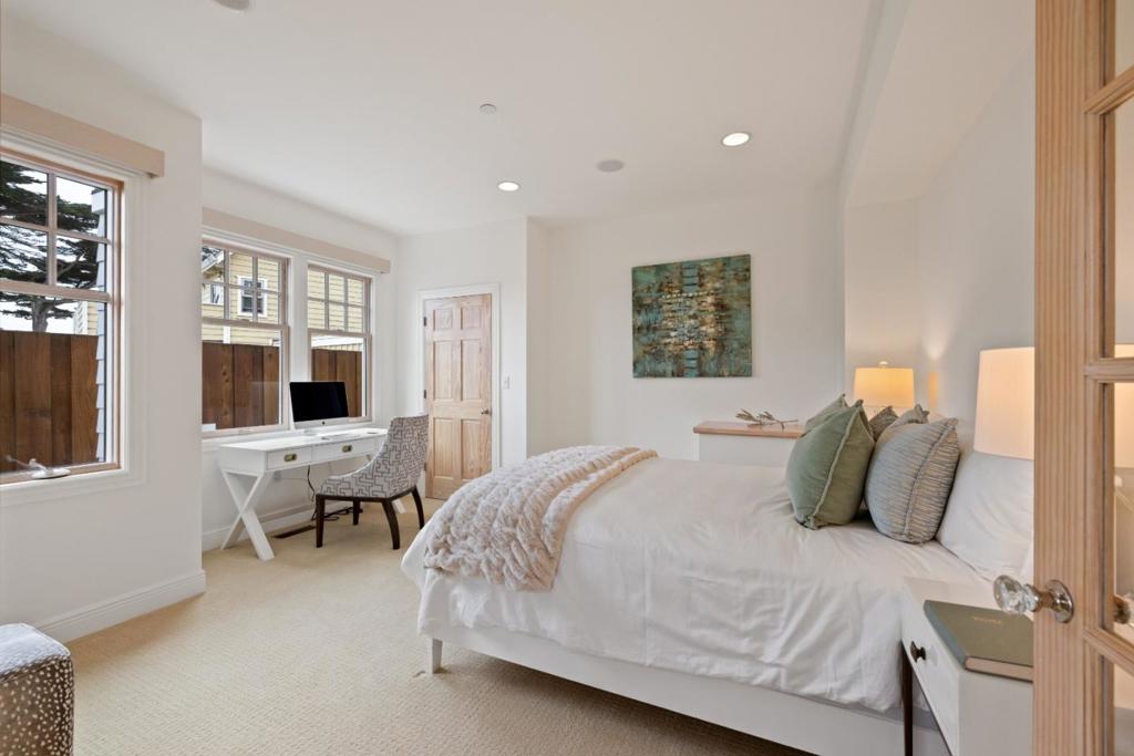 2 Alameda Avenue Property Photo 45