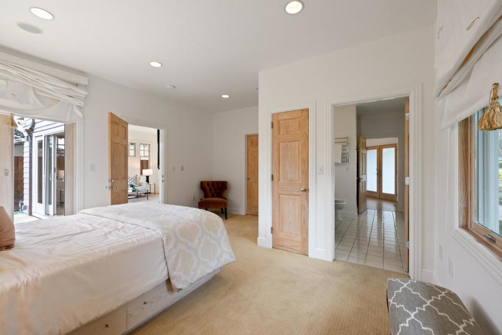 2 Alameda Avenue Property Photo 47