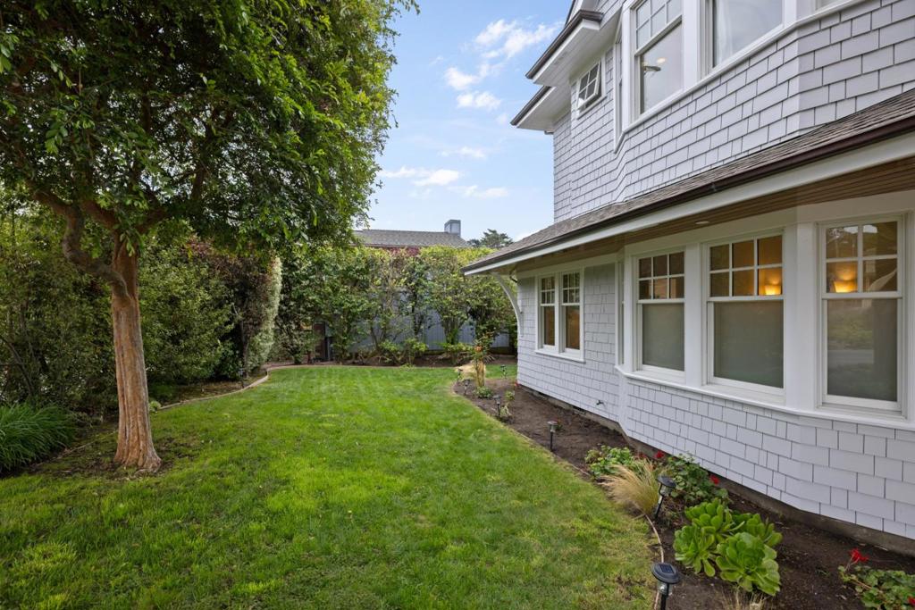 2 Alameda Avenue Property Photo 54