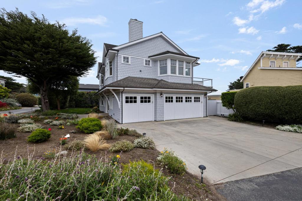 2 Alameda Avenue Property Photo 56