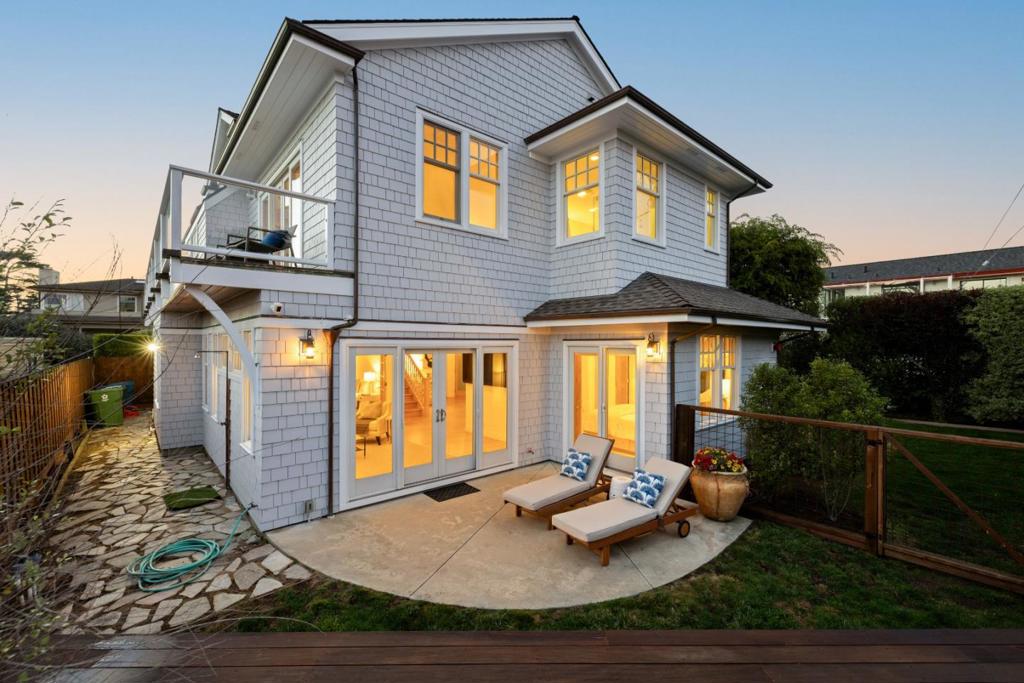 2 Alameda Avenue Property Photo 64