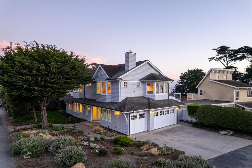 2 Alameda Avenue Property Photo 90