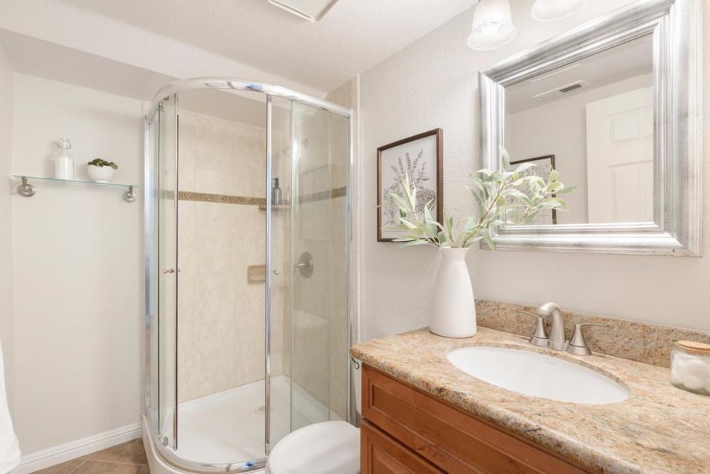 977 Warburton Avenue 203 Property Photo 9