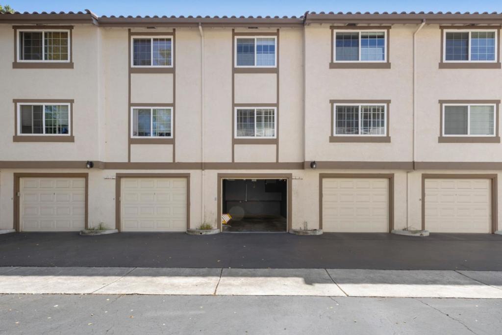 977 Warburton Avenue 203 Property Photo 18
