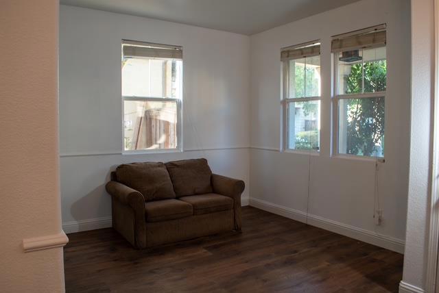 976 Whitehall Lane Property Photo 2