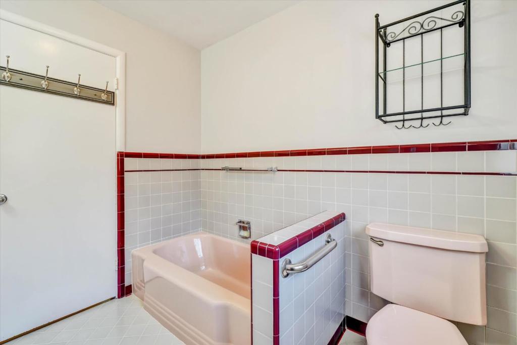 1862 Homestead Road Property Photo 39