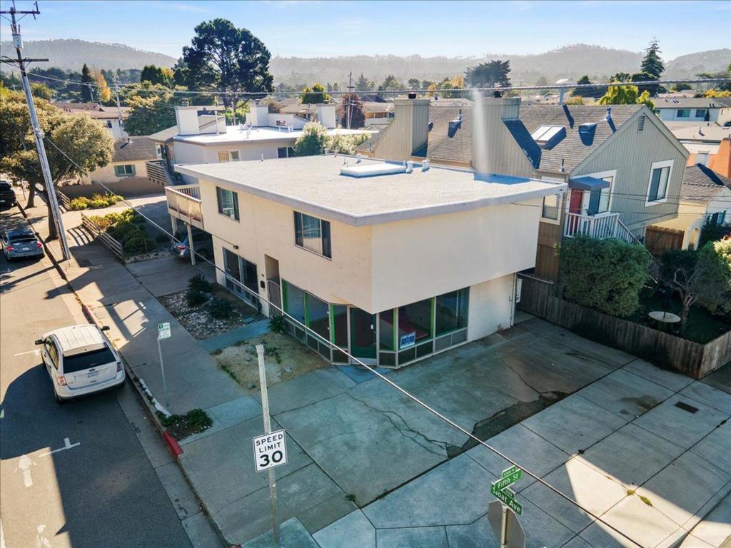 500 Sloat Avenue Property Photo 2