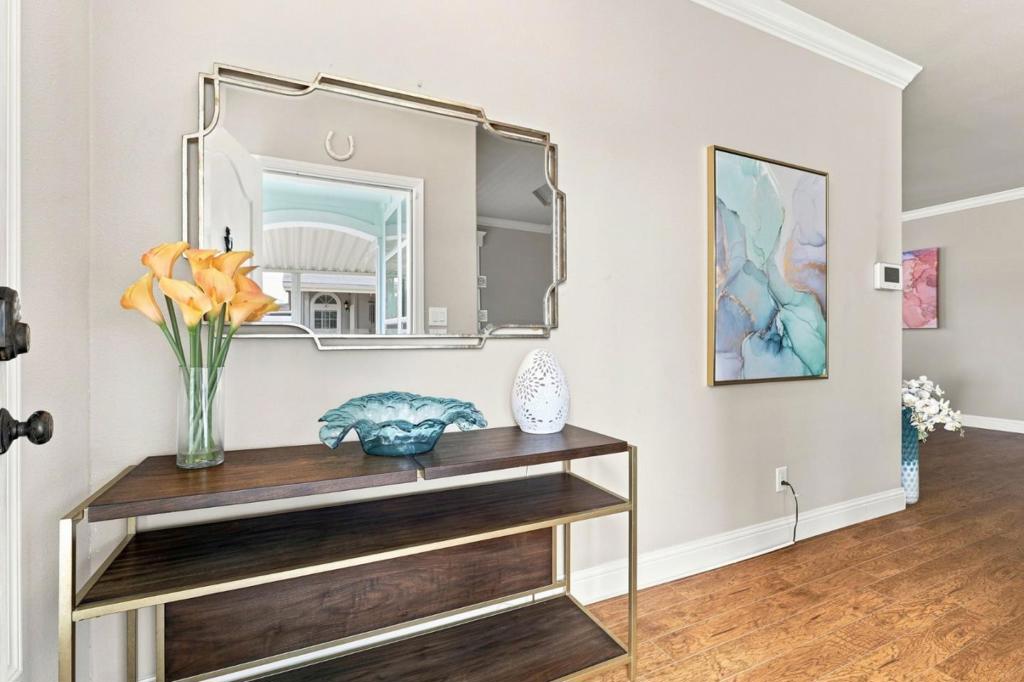 2052 Gold Street 3 Property Photo 7