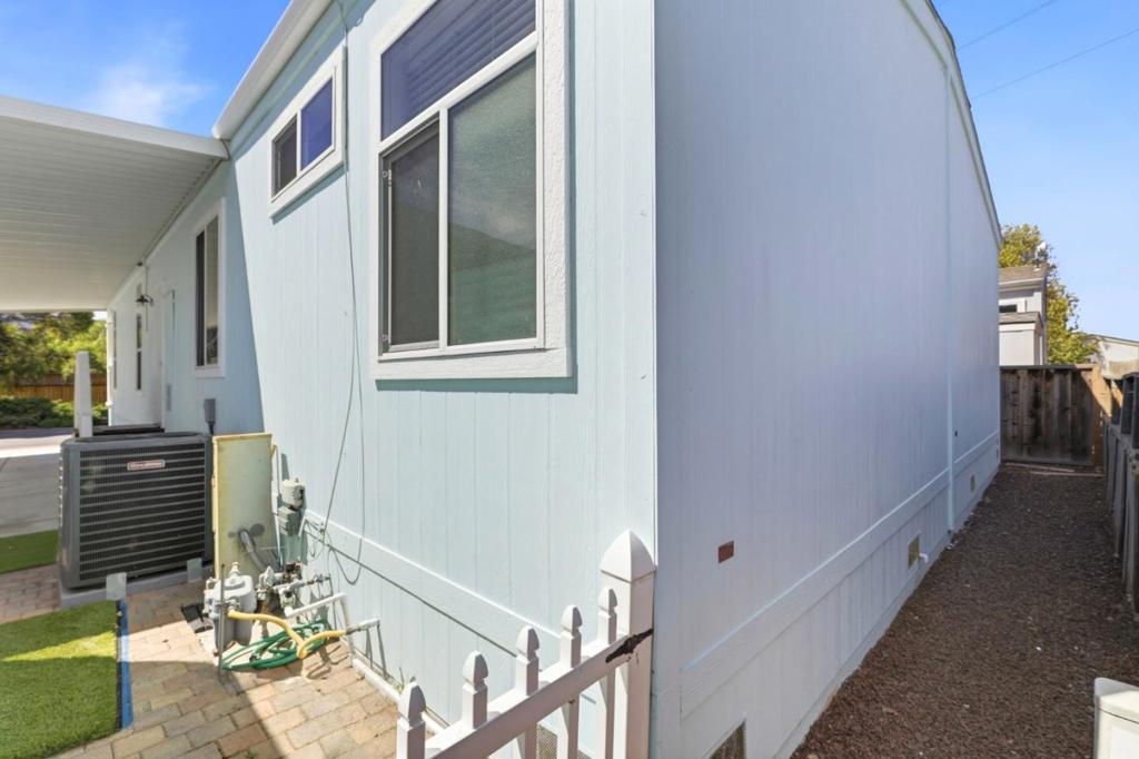 2052 Gold Street 3 Property Photo 33