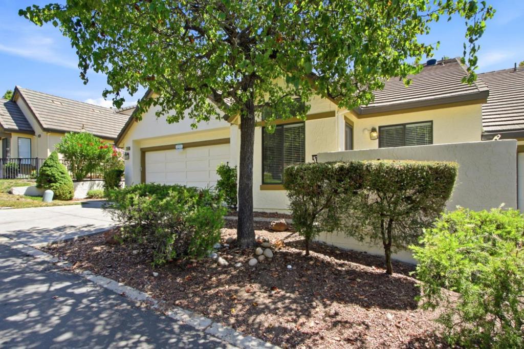 7646 Falkirk Drive Property Photo 2