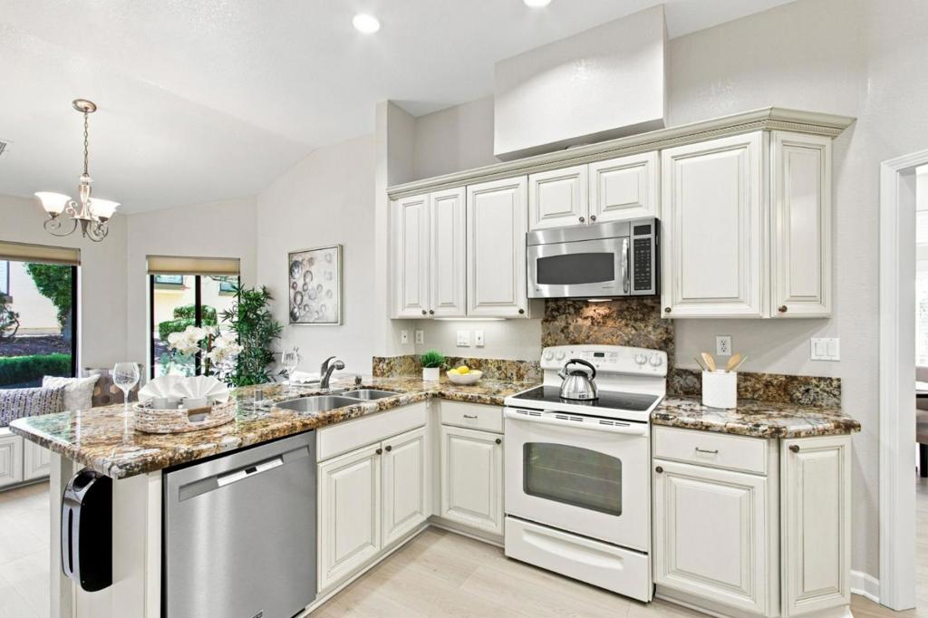 7646 Falkirk Drive Property Photo 12