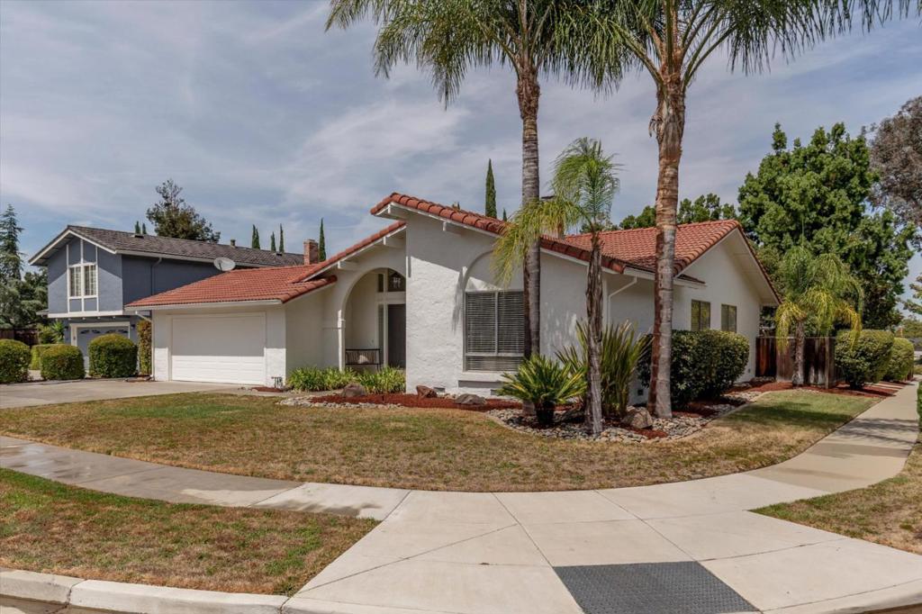1407 Dot Court Property Photo 2