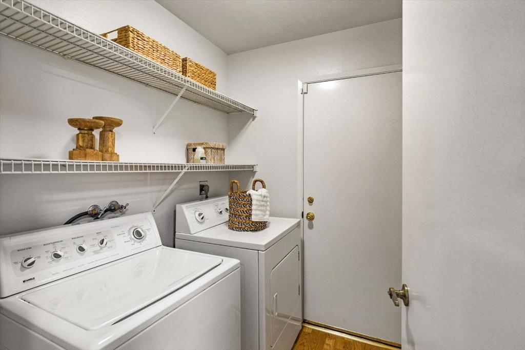 1407 Dot Court Property Photo 23