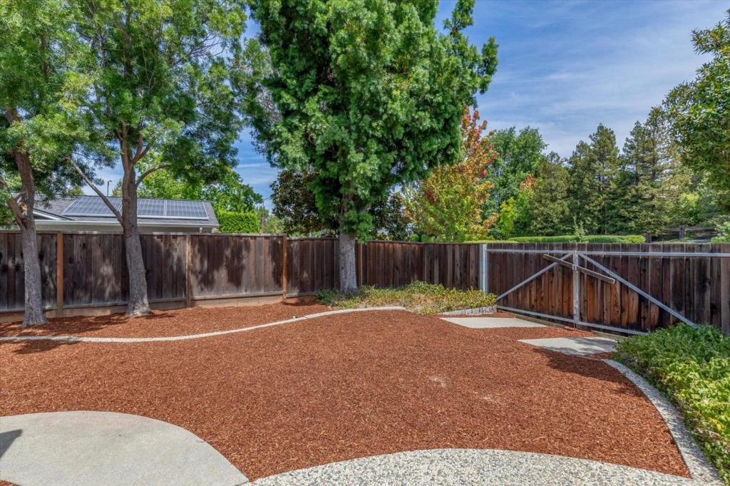 1407 Dot Court Property Photo 28