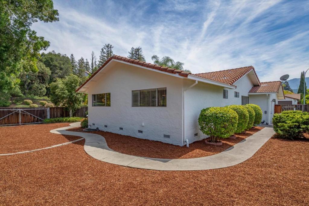 1407 Dot Court Property Photo 31