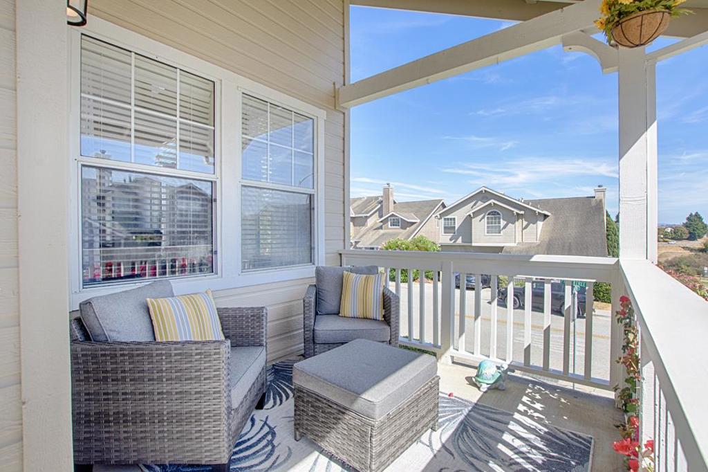 73 Firethorne Way Property Photo 3
