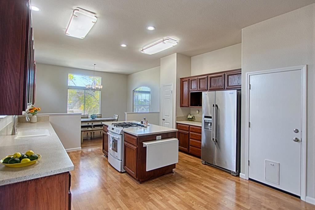 73 Firethorne Way Property Photo 7