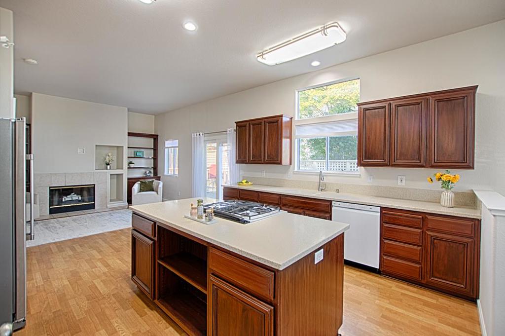 73 Firethorne Way Property Photo 8