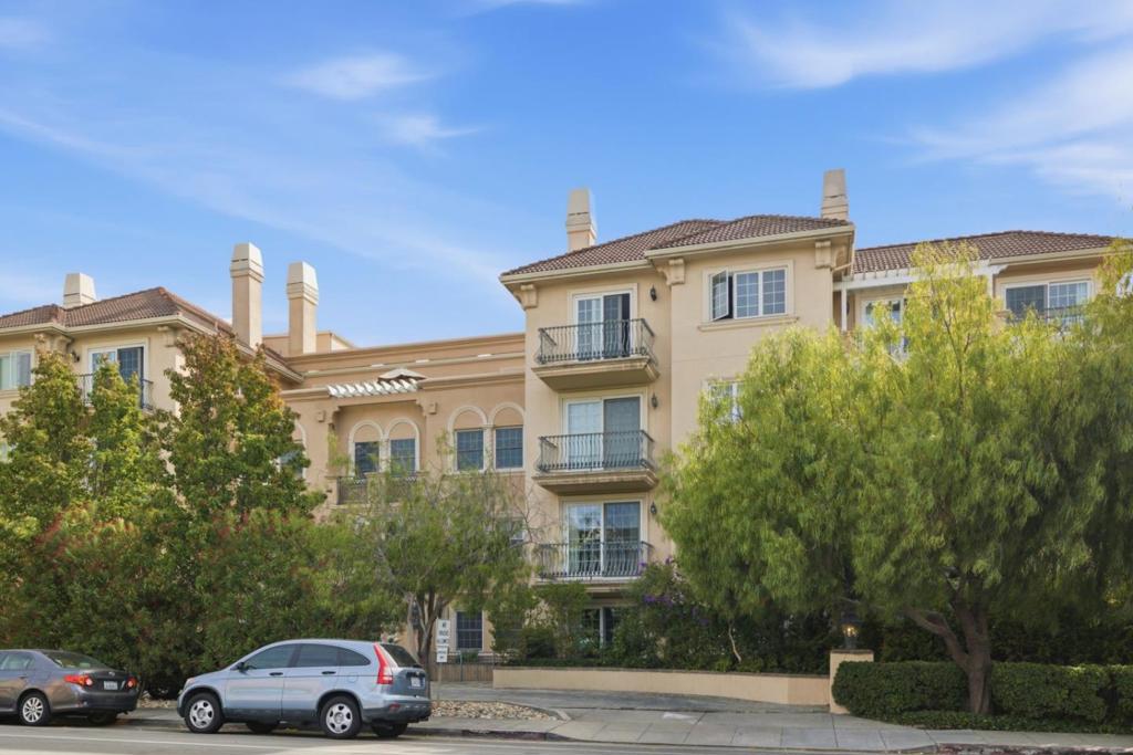 153 N N San Mateo Drive 304 Property Photo 1