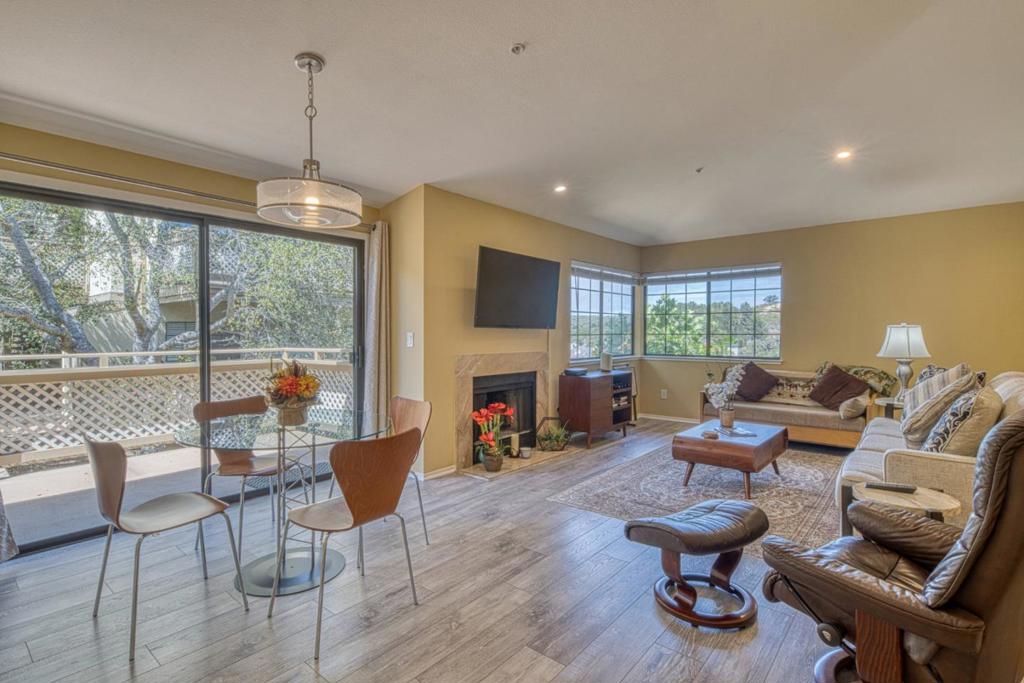 811 Pheasant Ridge Road Property Photo 1