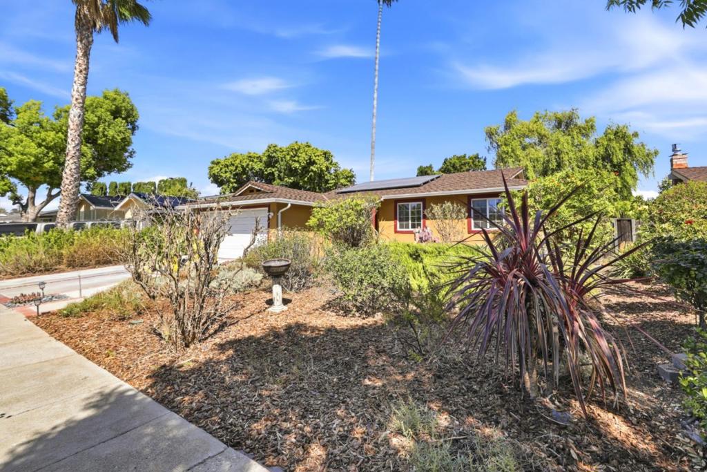 5880 Tandera Avenue Property Photo 4