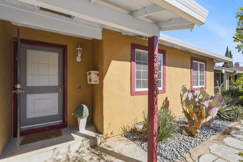 5880 Tandera Avenue Property Photo 5