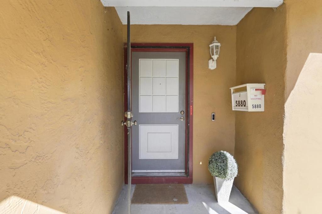 5880 Tandera Avenue Property Photo 6