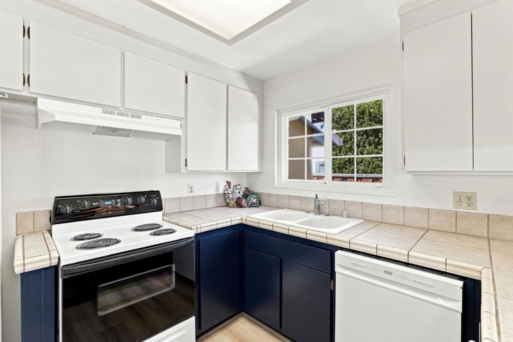 5880 Tandera Avenue Property Photo 14
