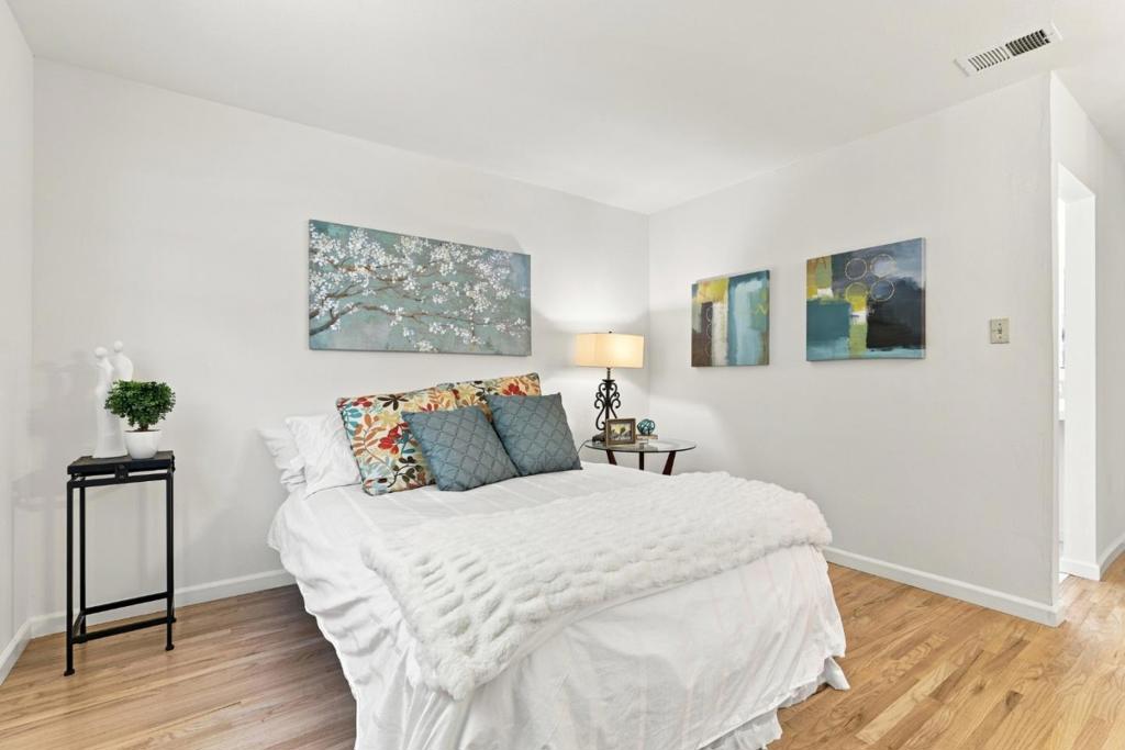 5880 Tandera Avenue Property Photo 19