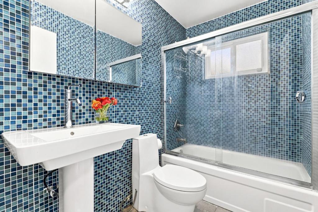 5880 Tandera Avenue Property Photo 23