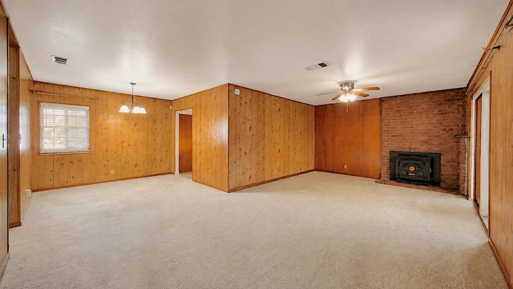 1405 Tamarack Avenue Property Photo 6