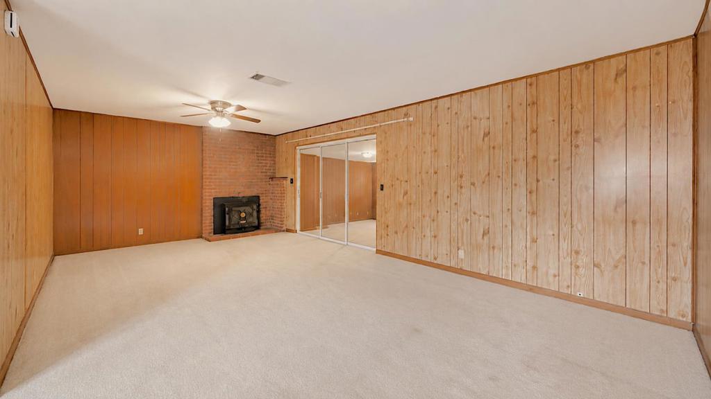 1405 Tamarack Avenue Property Photo 7