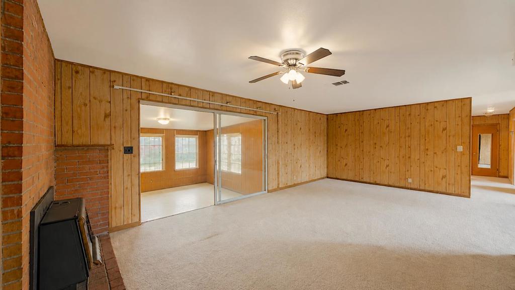 1405 Tamarack Avenue Property Photo 8