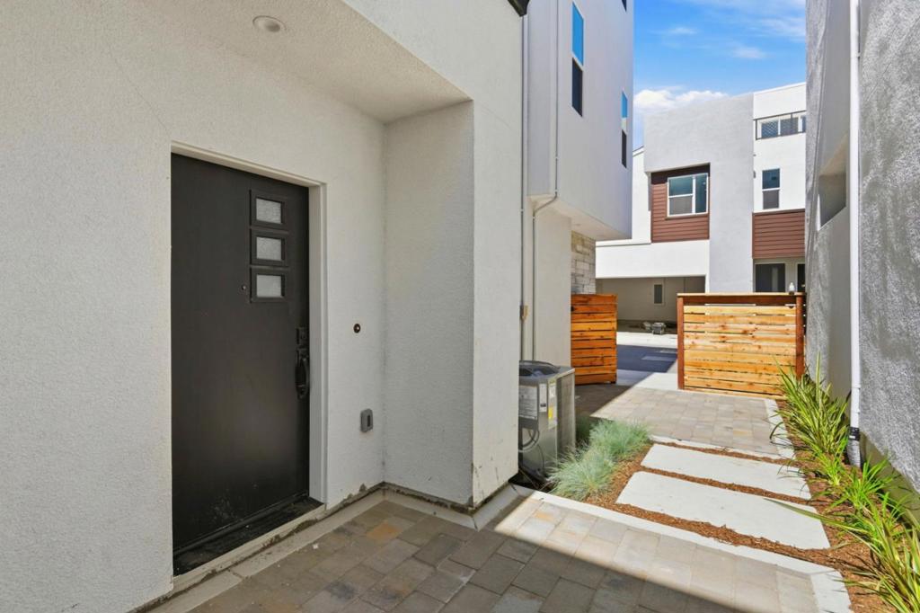 225 Honeydew Court Property Photo 2