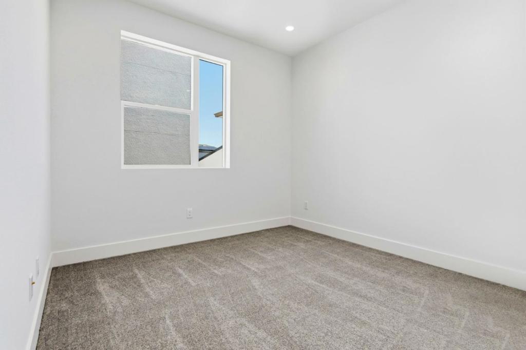 225 Honeydew Court Property Photo 8