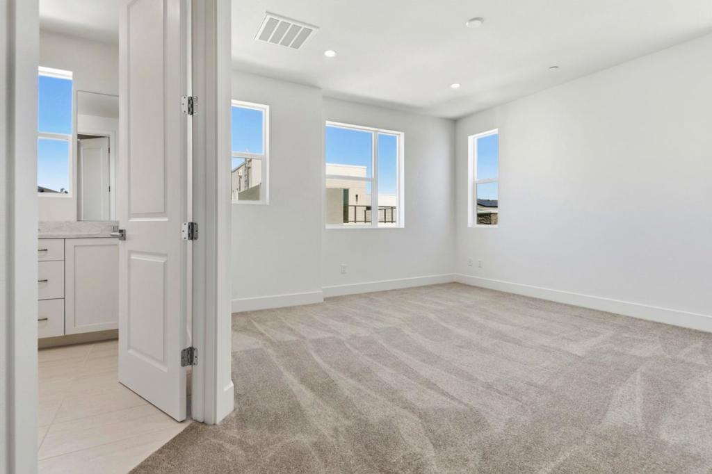 225 Honeydew Court Property Photo 10