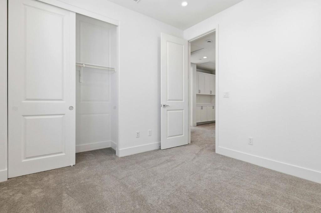 225 Honeydew Court Property Photo 14