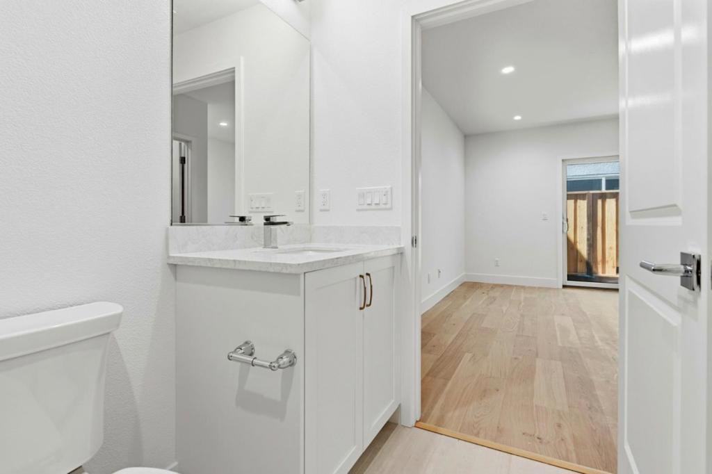 225 Honeydew Court Property Photo 17