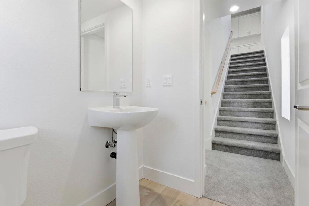 225 Honeydew Court Property Photo 18