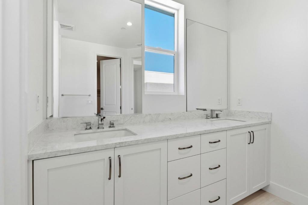 225 Honeydew Court Property Photo 20