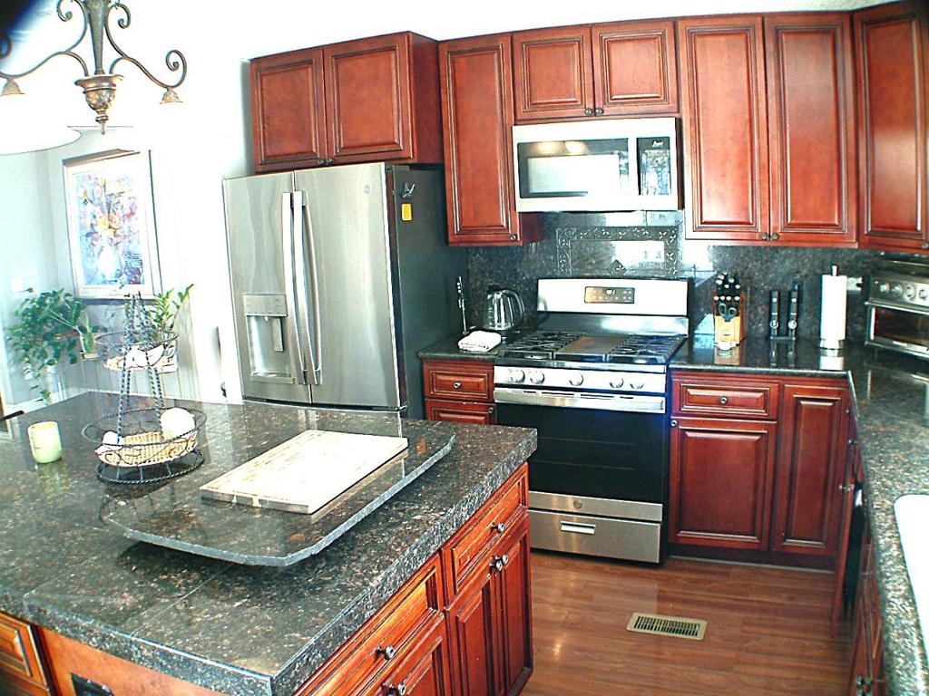 365 MILLPOND Drive 365 Property Photo 1