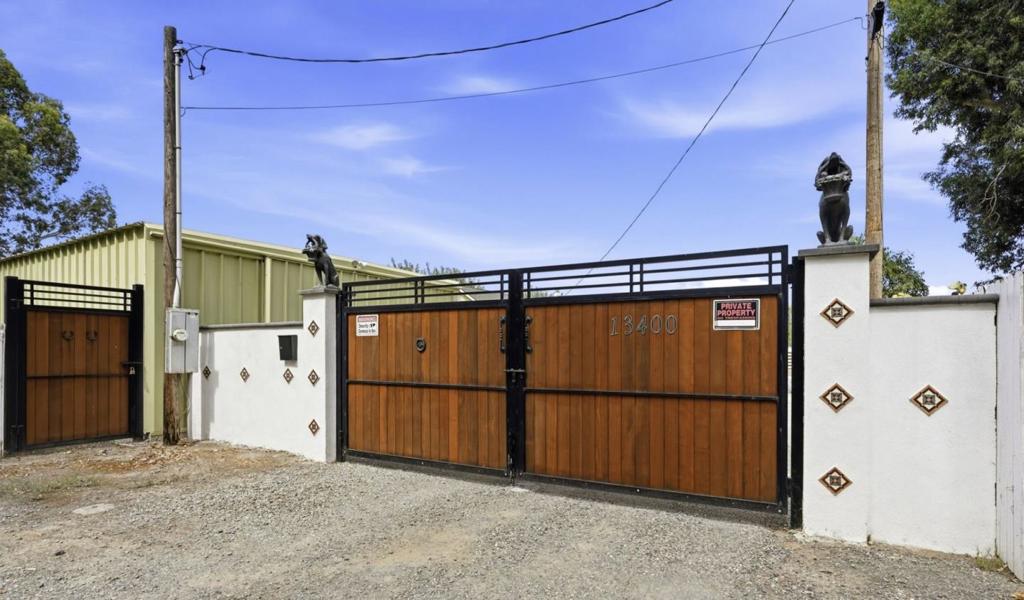 13400 Second Street Property Photo 6