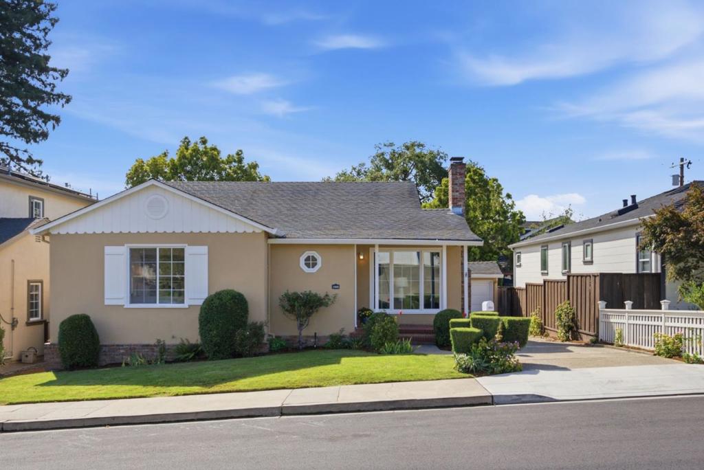 1945 Birch Avenue Property Photo 5