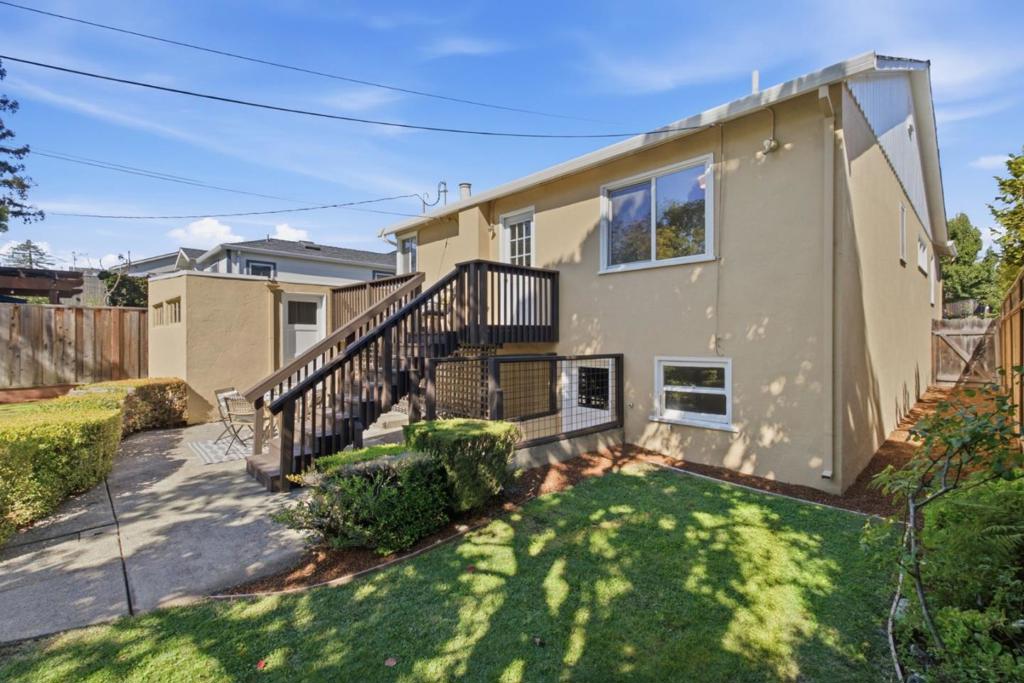1945 Birch Avenue Property Photo 33