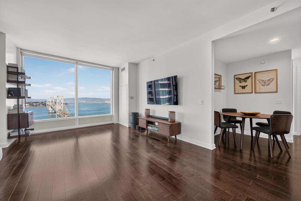 425 1st Street 3201 Property Photo 1